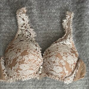 SHEIN Cream and Tan Lace Bra